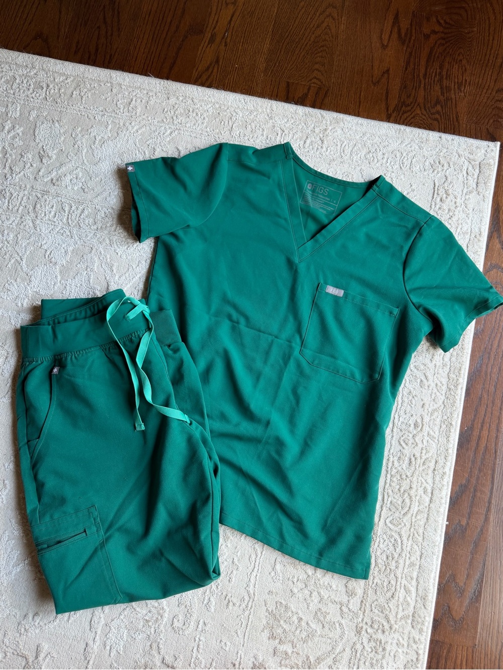 Hunter Green Figs Scrub Set